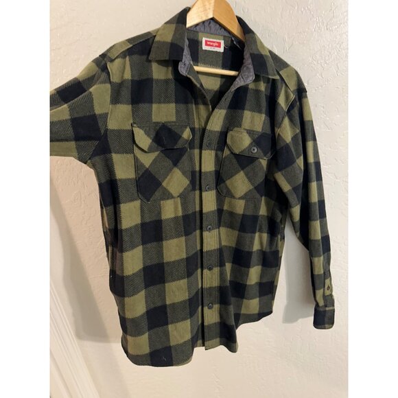 Wrangler men's green and black Buffalo plaid flannel fleece button up shacket - Picture 4 of 10
